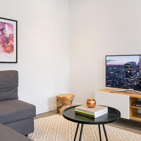 Urban Chic - Rathbone Apartment Лондон Екстериор снимка