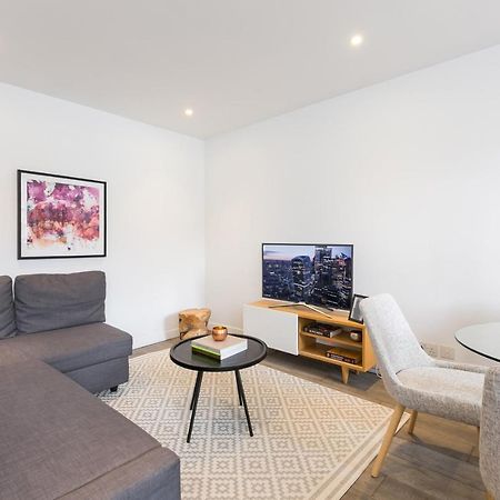 Urban Chic - Rathbone Apartment Лондон Екстериор снимка