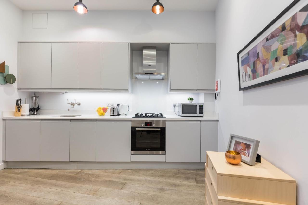 Urban Chic - Rathbone Apartment Лондон Екстериор снимка