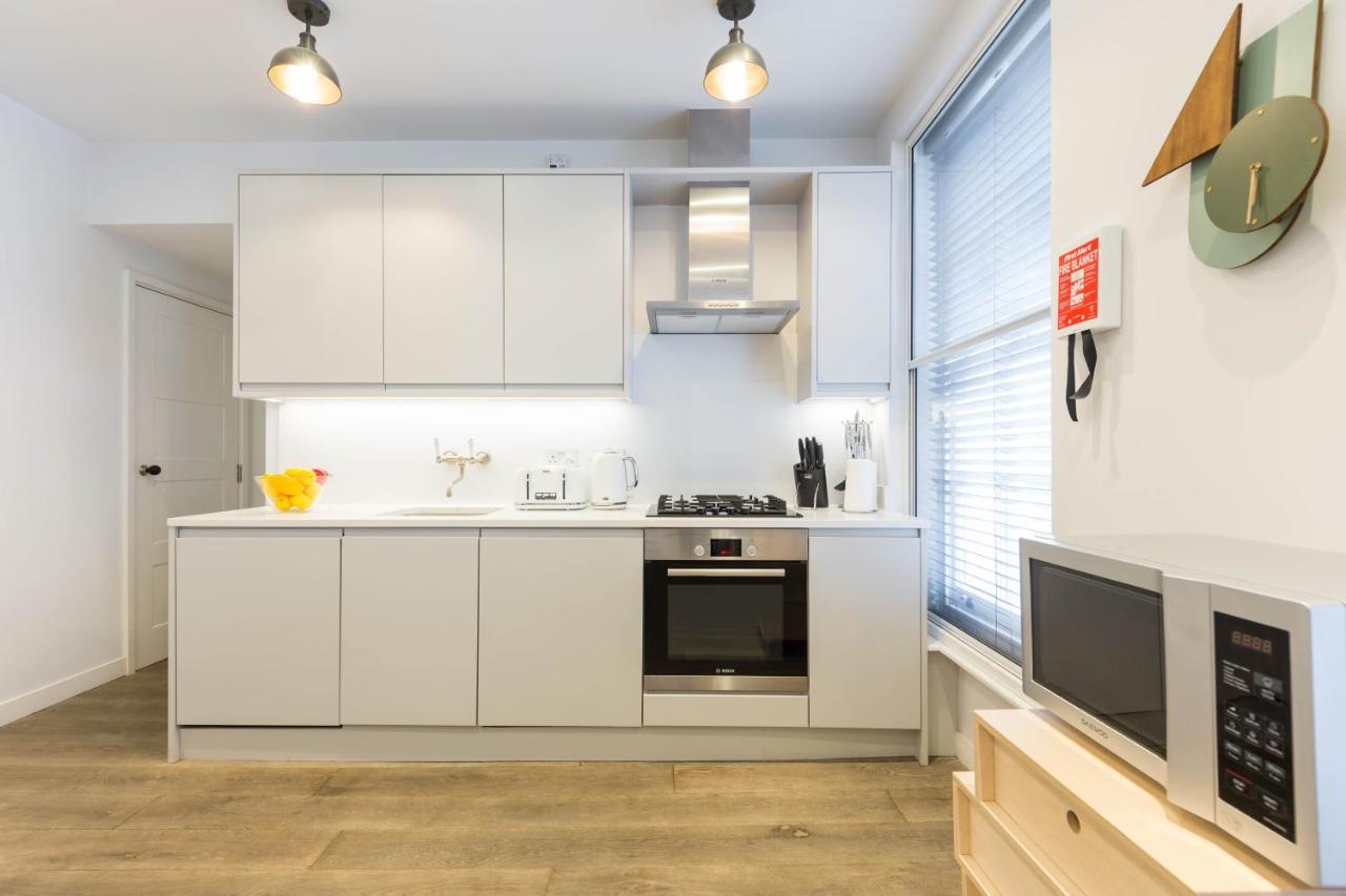 Urban Chic - Rathbone Apartment Лондон Екстериор снимка