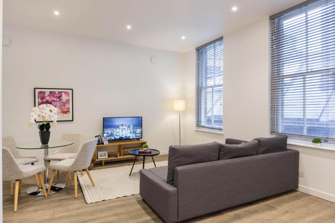 Urban Chic - Rathbone Apartment Лондон Екстериор снимка