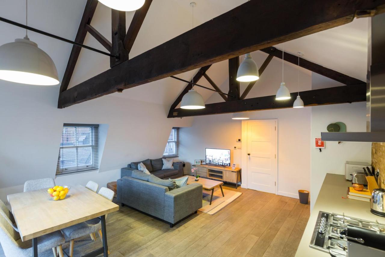 Urban Chic - Rathbone Apartment Лондон Екстериор снимка