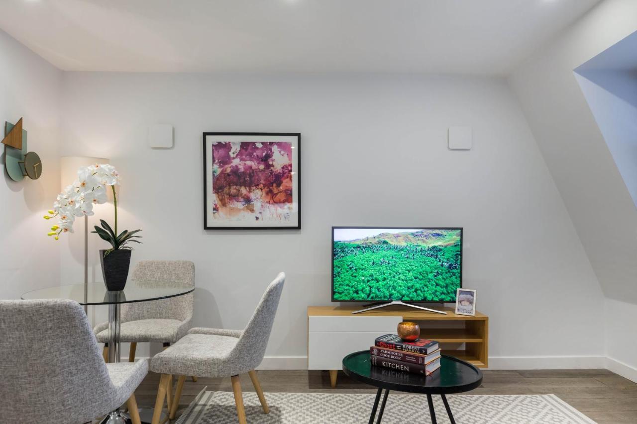 Urban Chic - Rathbone Apartment Лондон Екстериор снимка