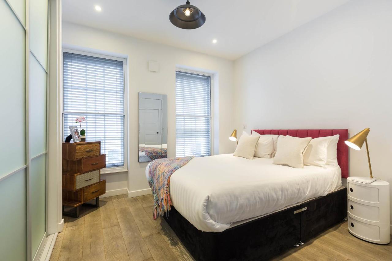 Urban Chic - Rathbone Apartment Лондон Екстериор снимка