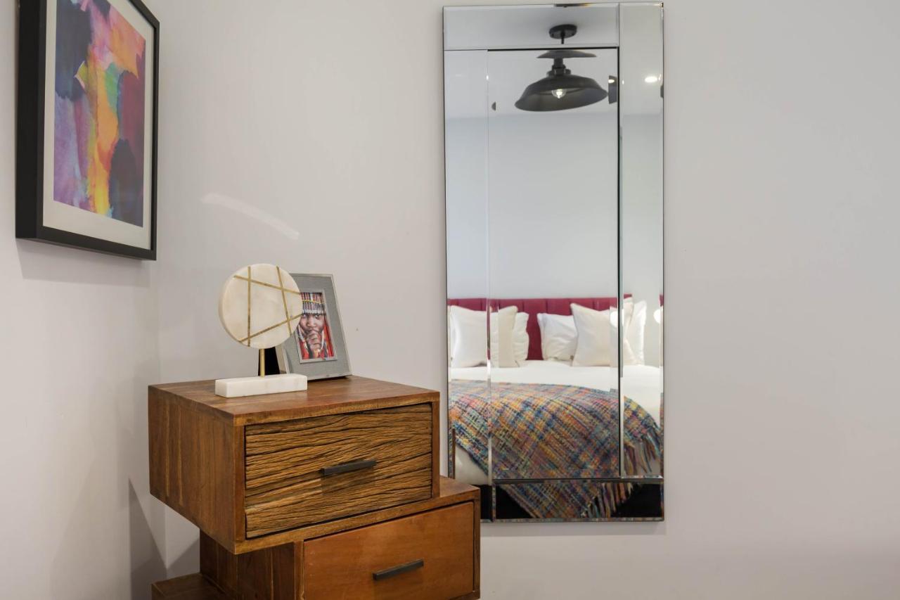 Urban Chic - Rathbone Apartment Лондон Екстериор снимка