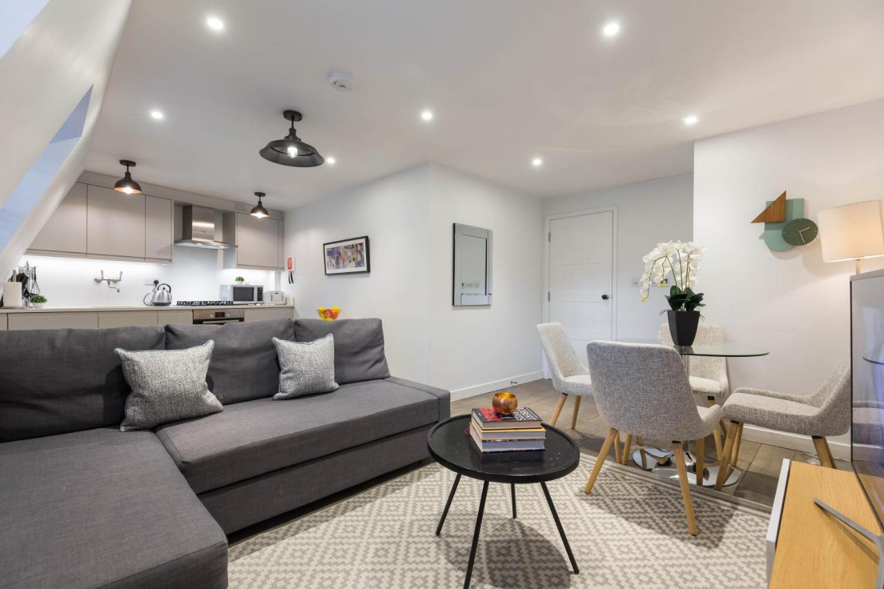 Urban Chic - Rathbone Apartment Лондон Екстериор снимка
