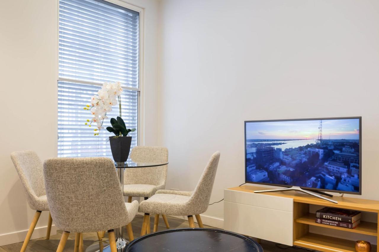 Urban Chic - Rathbone Apartment Лондон Екстериор снимка
