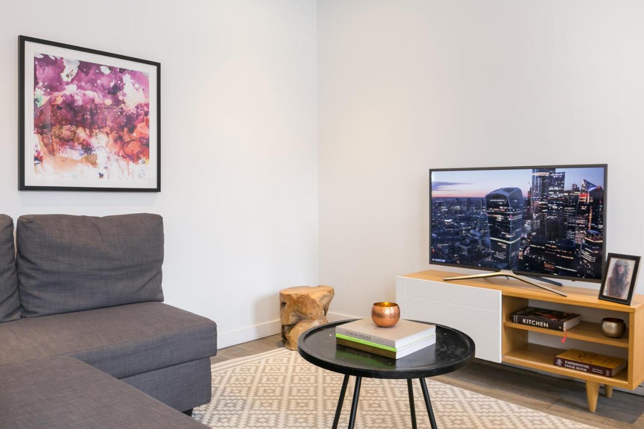 Urban Chic - Rathbone Apartment Лондон Екстериор снимка