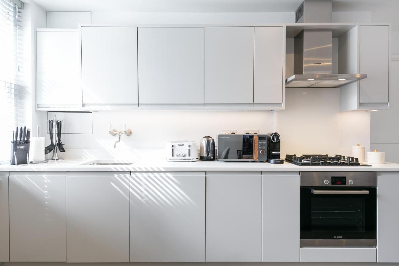 Urban Chic - Rathbone Apartment Лондон Екстериор снимка