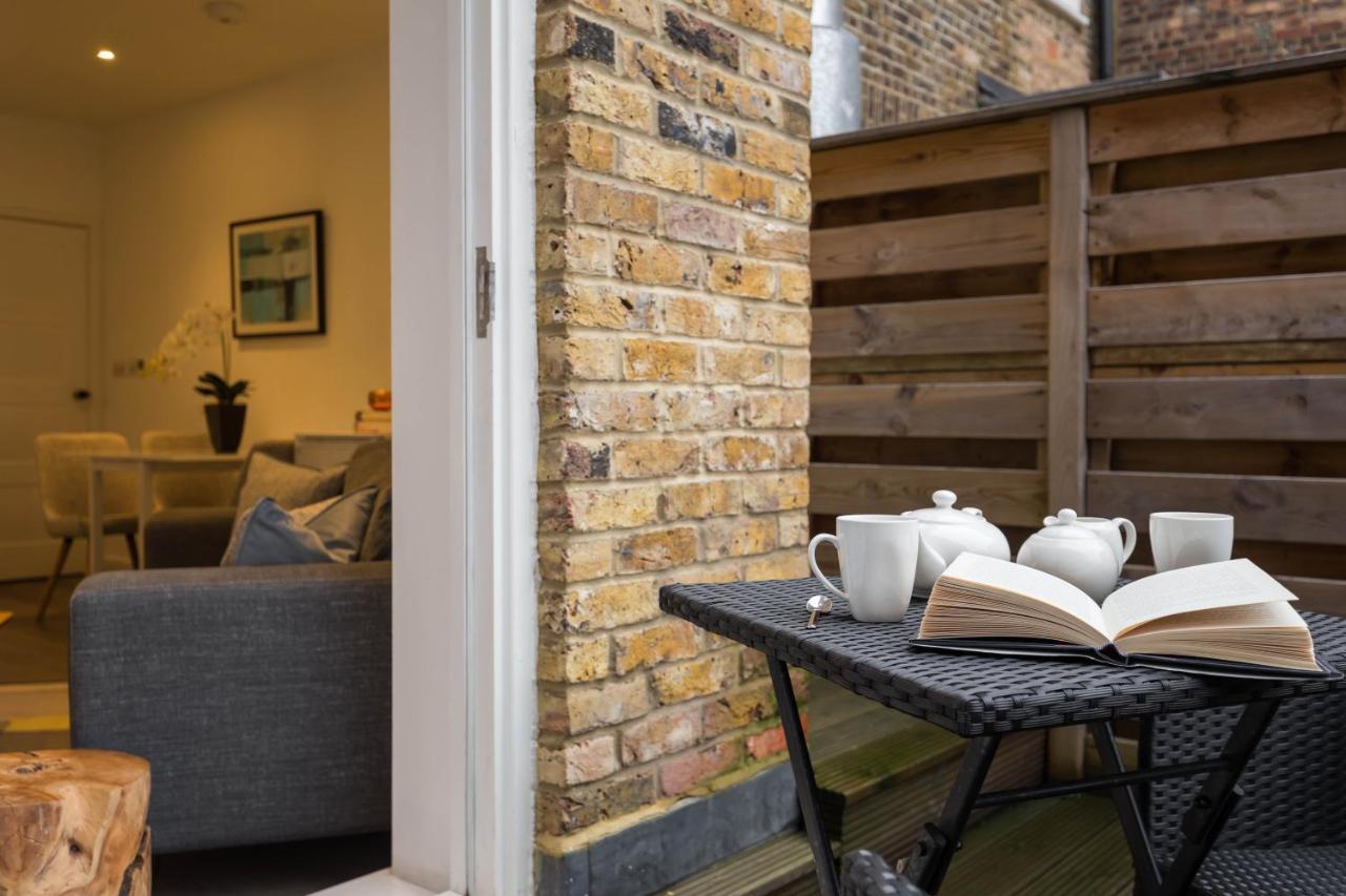 Urban Chic - Rathbone Apartment Лондон Екстериор снимка