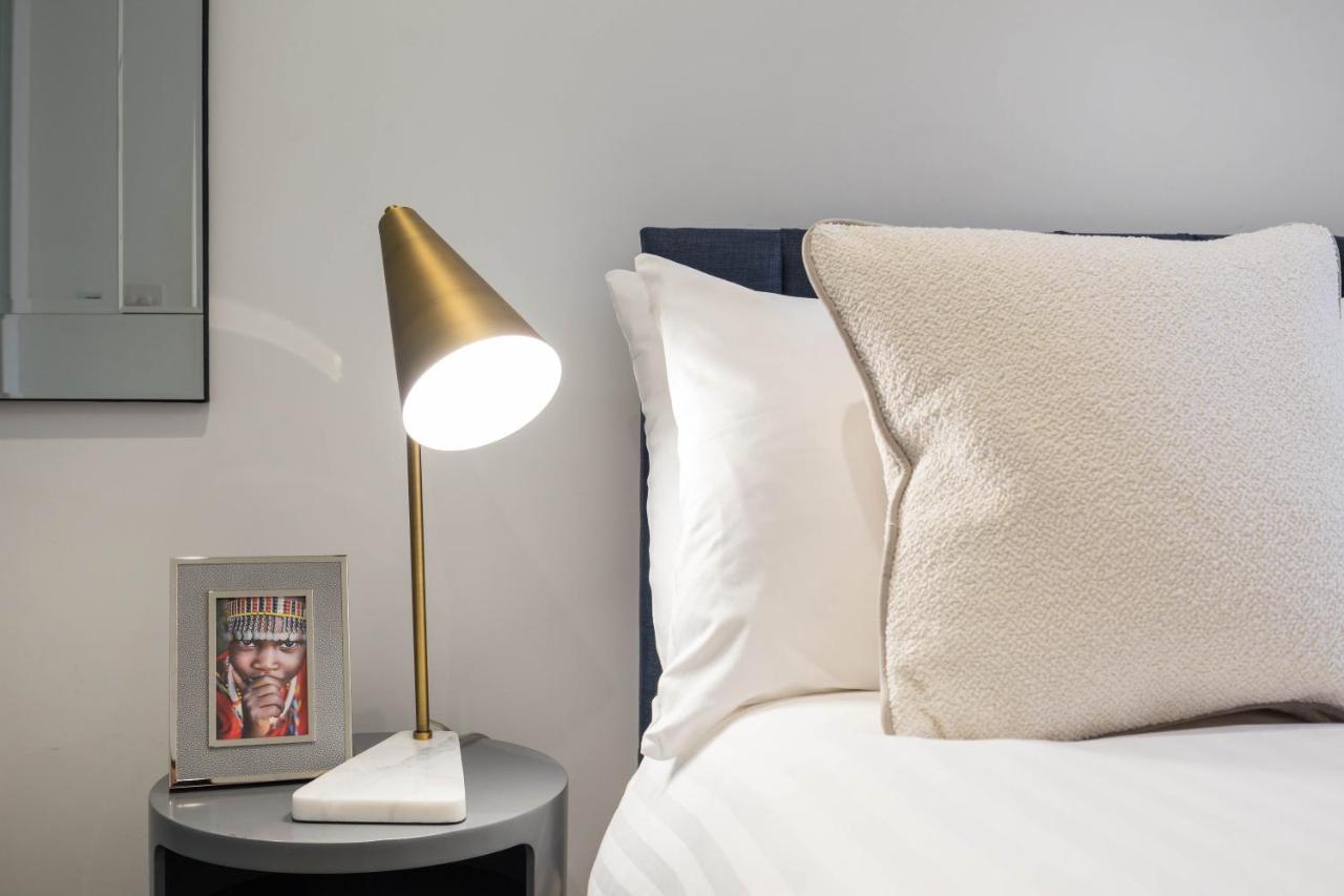 Urban Chic - Rathbone Apartment Лондон Екстериор снимка