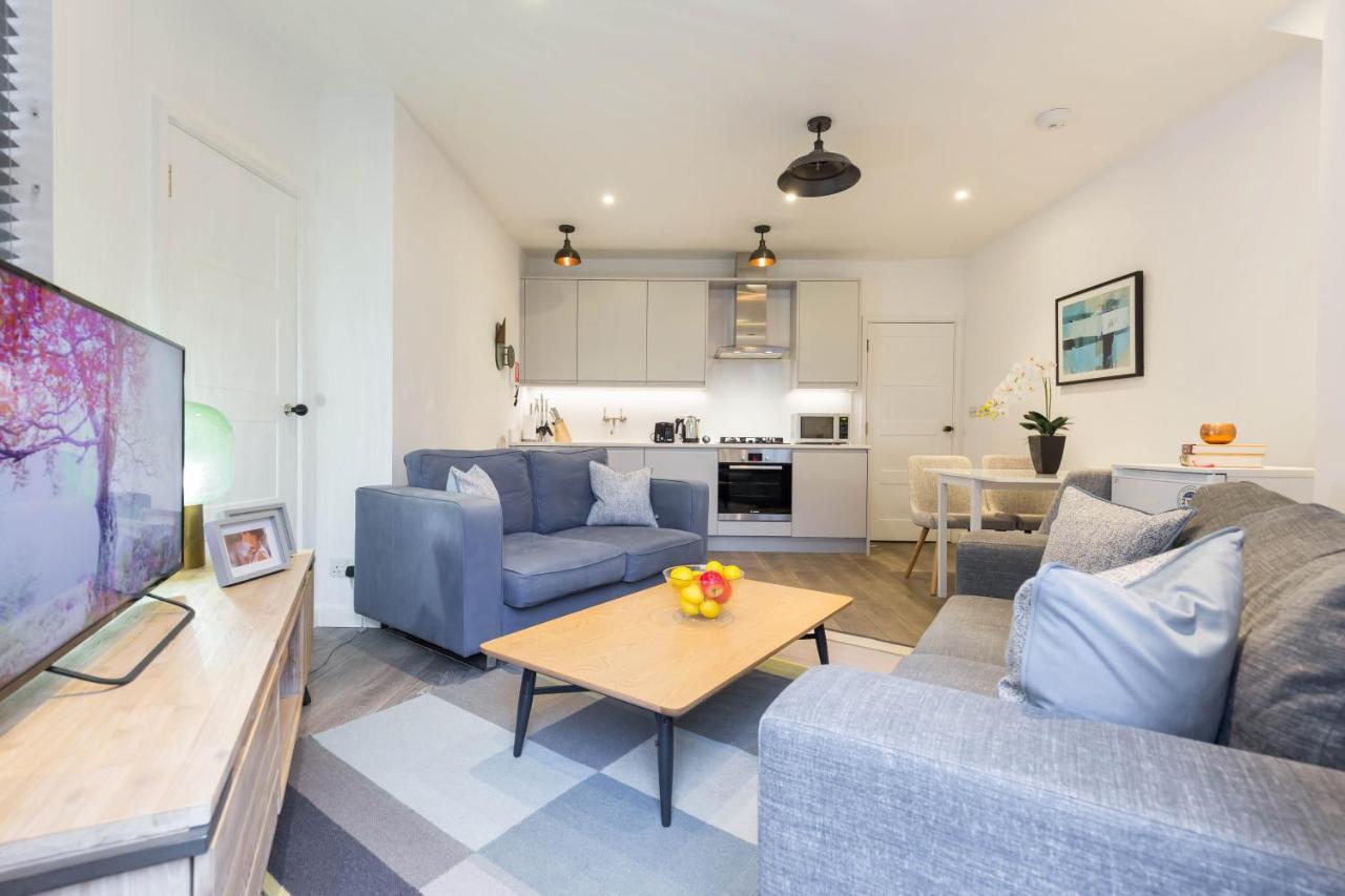 Urban Chic - Rathbone Apartment Лондон Екстериор снимка