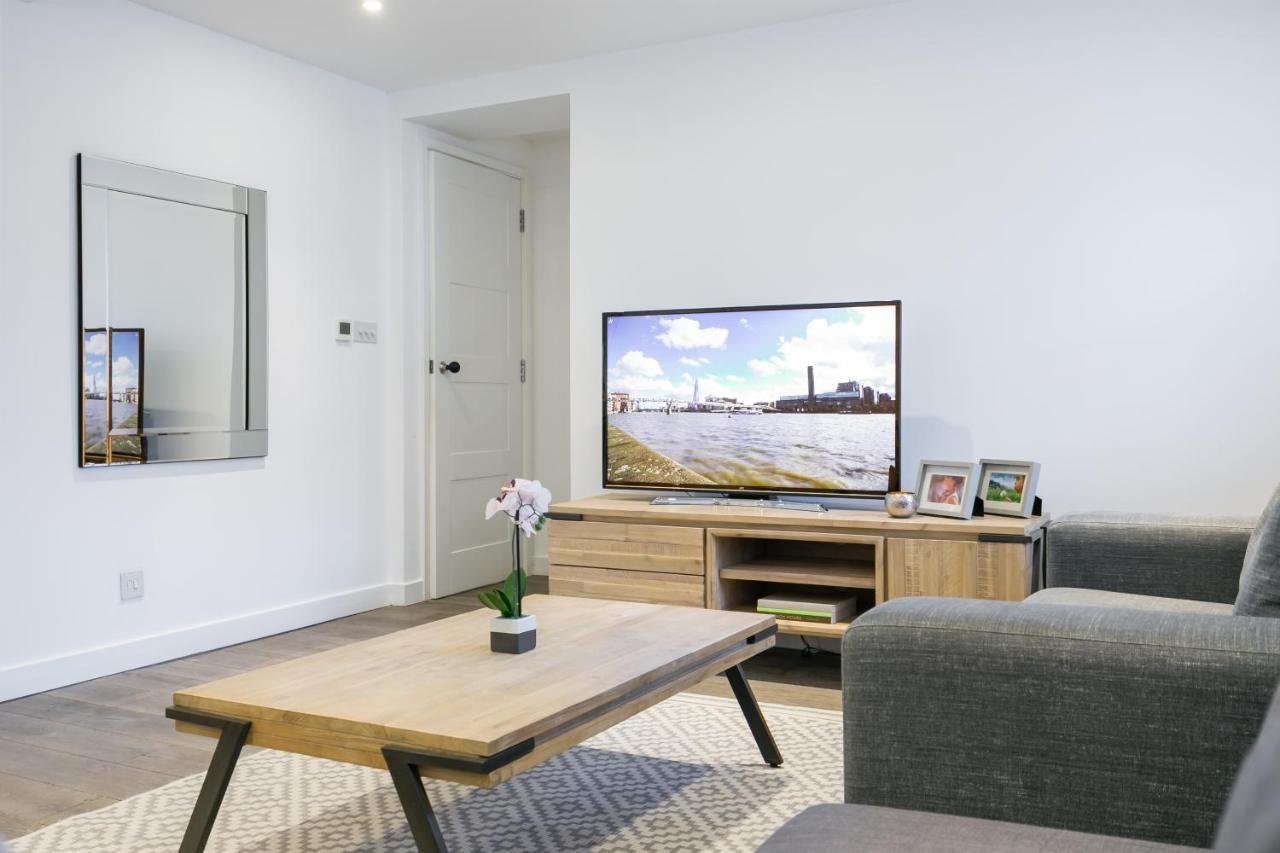 Urban Chic - Rathbone Apartment Лондон Екстериор снимка