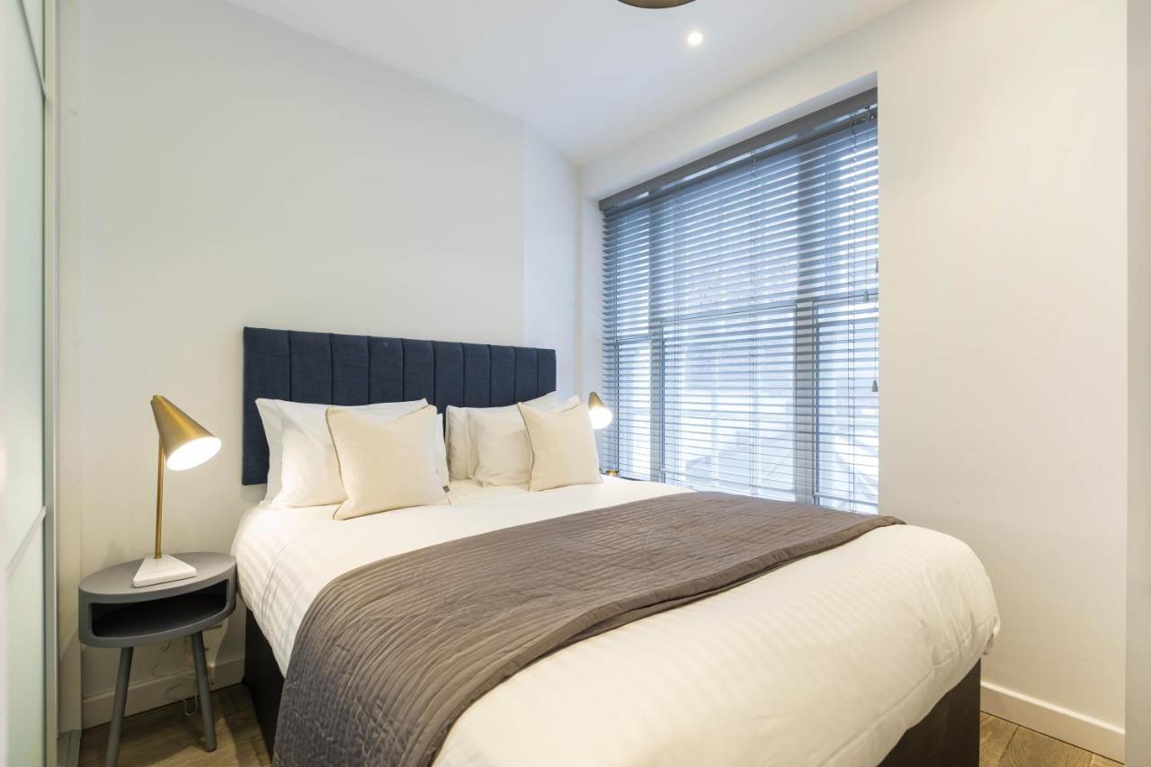 Urban Chic - Rathbone Apartment Лондон Екстериор снимка