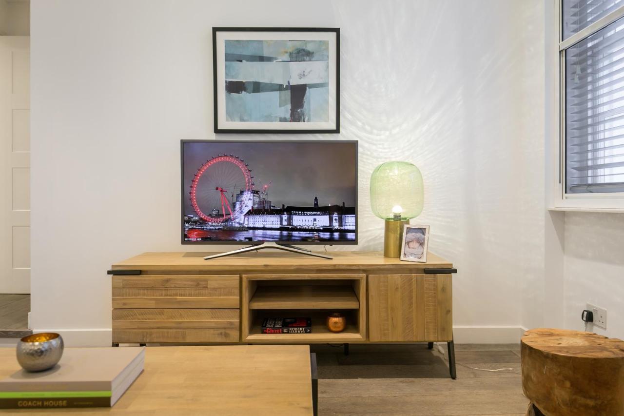 Urban Chic - Rathbone Apartment Лондон Екстериор снимка